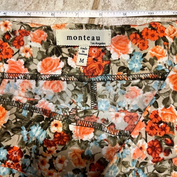 ❤️❤️LIKE NEW -MONTEAU LOS ANGELES SUPER CUTE FLORAL SHORTS SZ M❤️❤️ - Picture 9 of 11